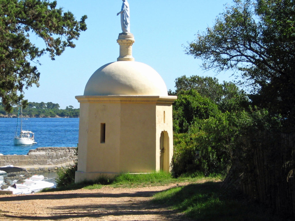 Chapelle privée sur l'île de Saint-Honorat