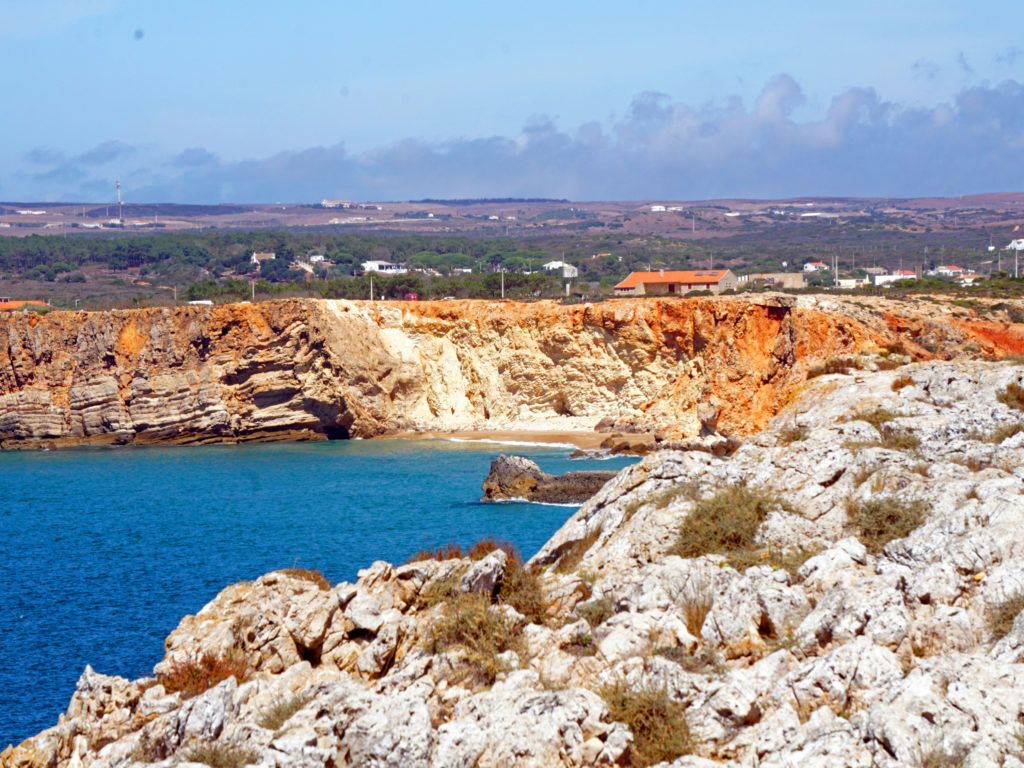 Falaises dorées de Sagrès en Algarve au sud du Portugal