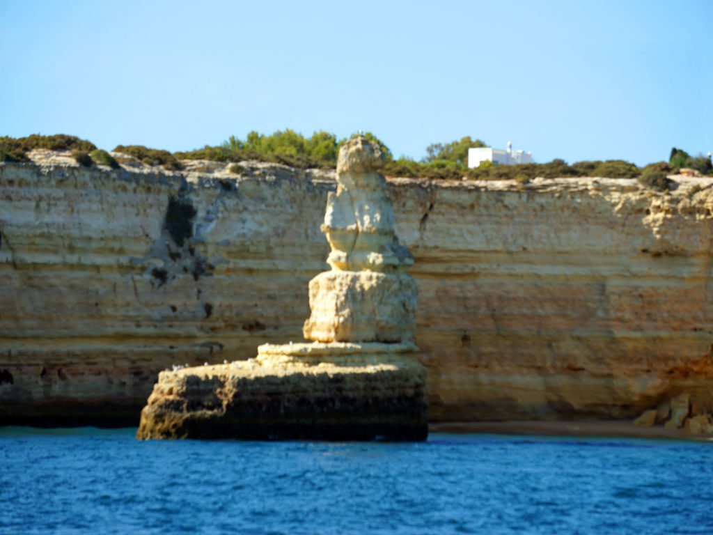 Rocher du sous-marin de Benagil en Algarve au sud du Portugal