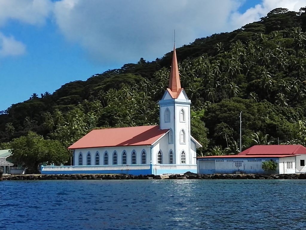 Eglise de Tiva sur l'île de Taha'a archipel de la Société en Polynésie-Française.