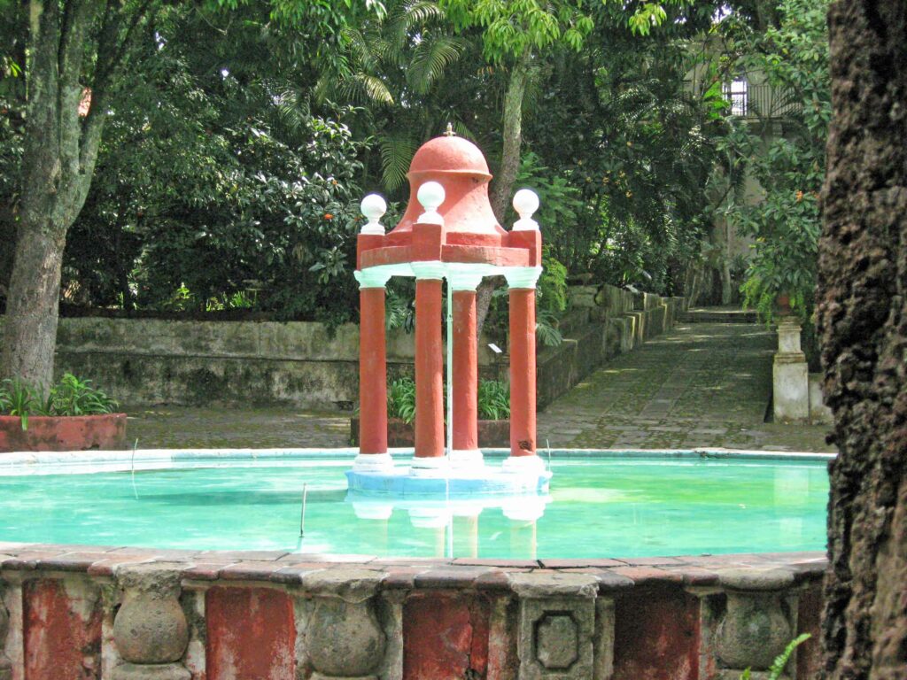 Que voir au Mexique en 10 jours Fontaine baroque dans le jardin Borda à Cuernavaca au Mexique