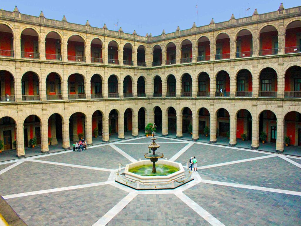 Que voir au Mexique en 10 jours Palais national