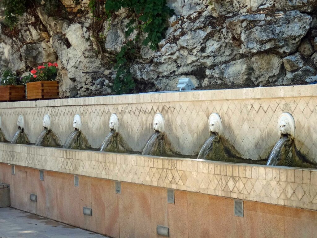 Que faire en Crète en une semaine
Fontaine aux 19 lions de Spili