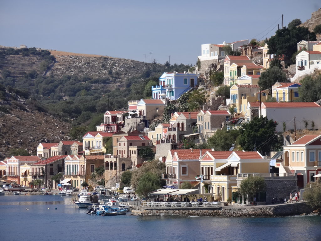 Découvrir Rhodes et Symi : perles du Dodécanèse en mer Égée Port de Gialos