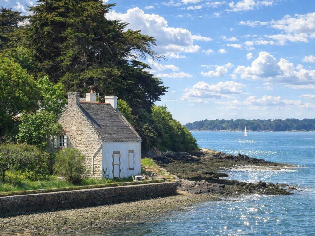 Week-end sur l'Ile aux Moines :  Chemin côtier avec vue sur le golfe