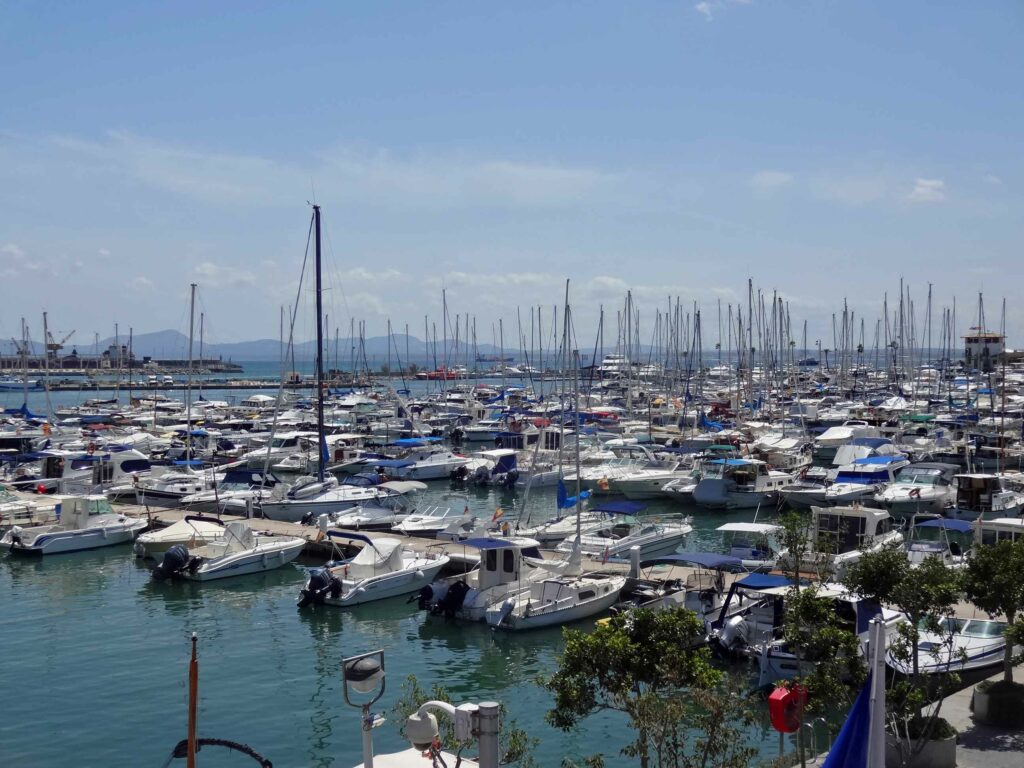 Découvrir les îles des Baléares en toute saison Port d'Alcúdia