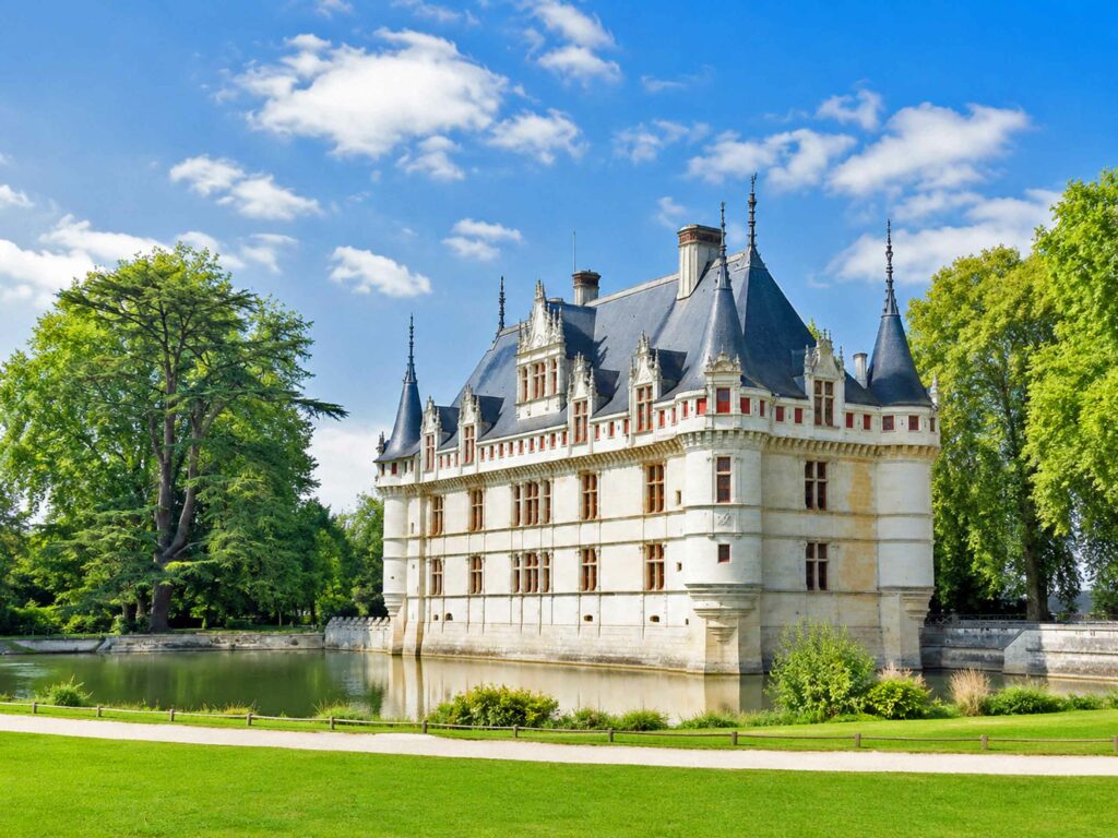 Visiter le château d'Azay-le-Rideau : façade sud du château d'Azay-le-Rideau