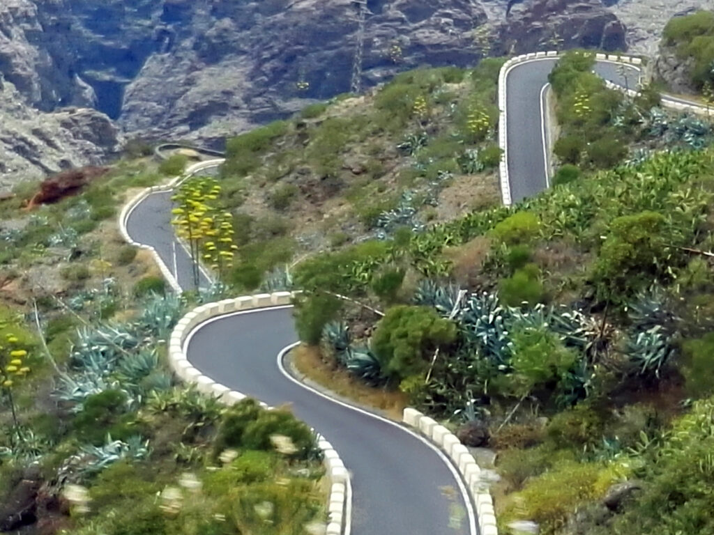 Une semaine à Tenerife 4 km de route en épingles à cheveux
