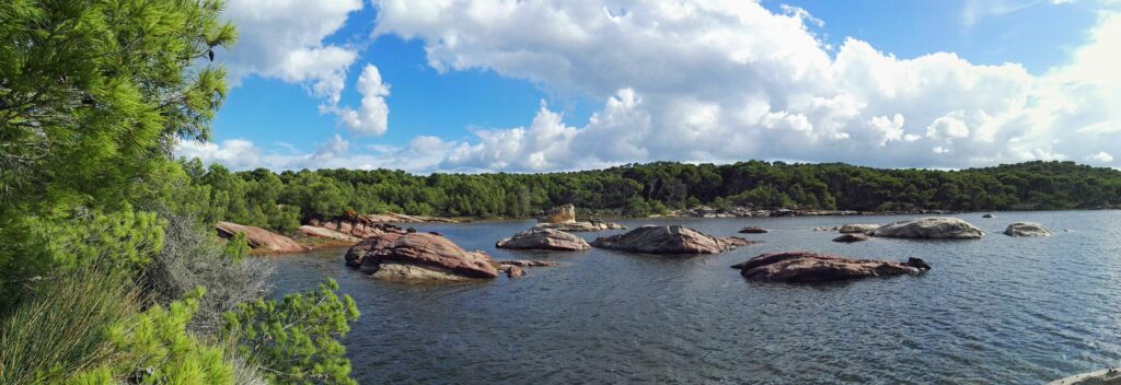 A la découverte de l'île sauvage de Minorque Les lacs dans la baie de Fornells