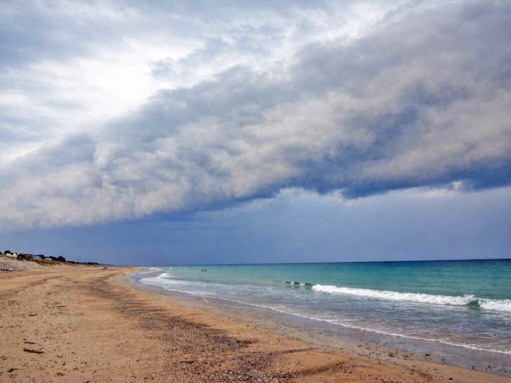 Séjour dans l'ouest Cotentin : Plage de Port-Bail avant gros orage