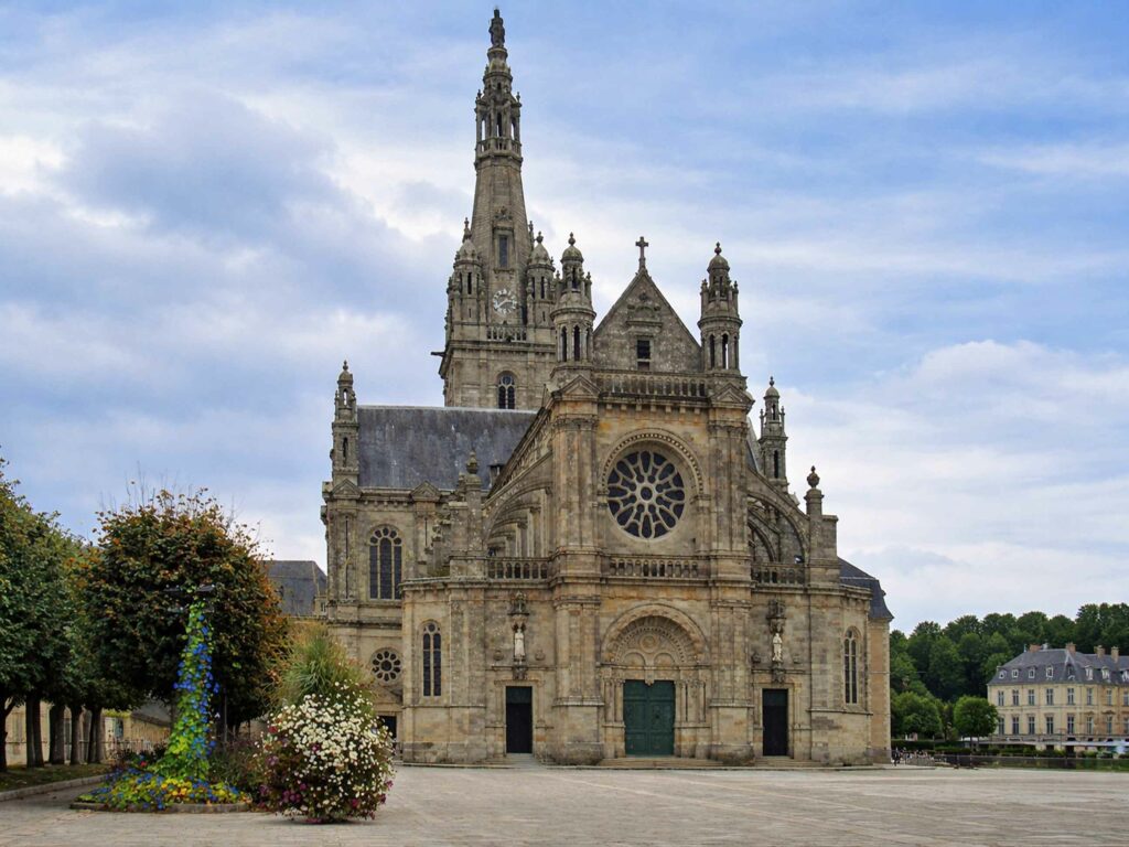 Road-trip dans le Morbihan : le sanctuaire de Sainte-Anne d'Auray
