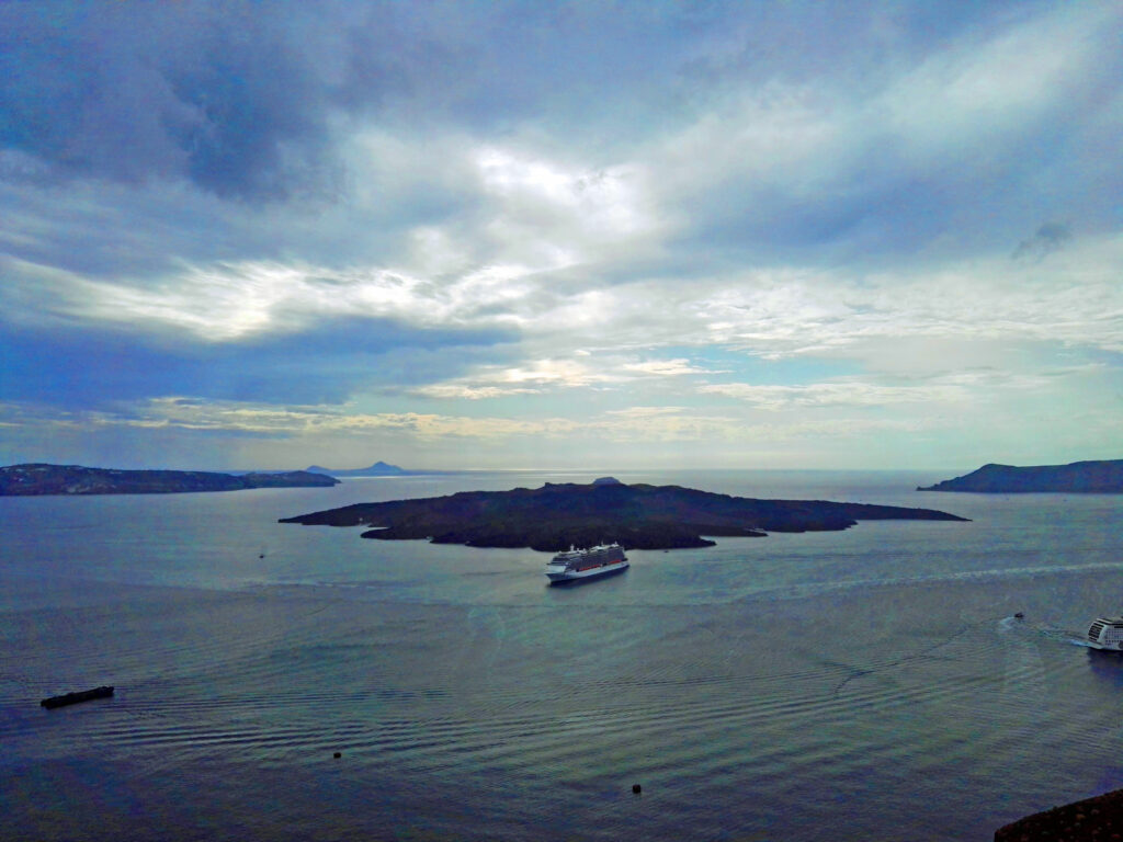Découvrir Santorin en une semaine Volcan Nea Kameni