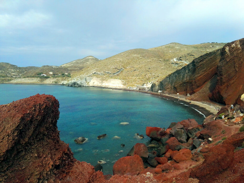 Découvrir Santorin en une semaine Plage rouge d'Akrotiri