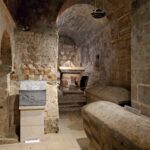 Que découvrir à Bordeaux : Sarcophage Saint-Amand crypte basilique Saint-Seurin