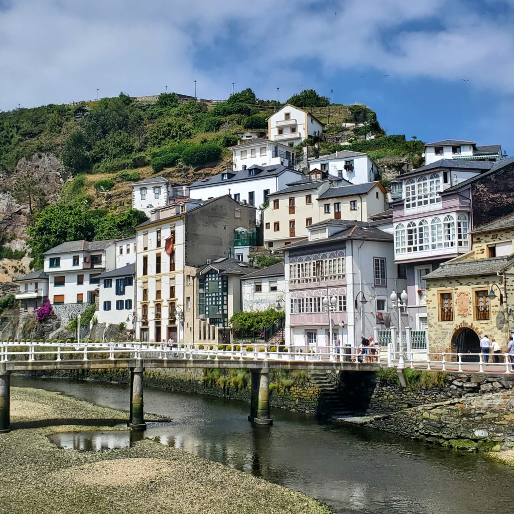 Luarca et la rivière Esva