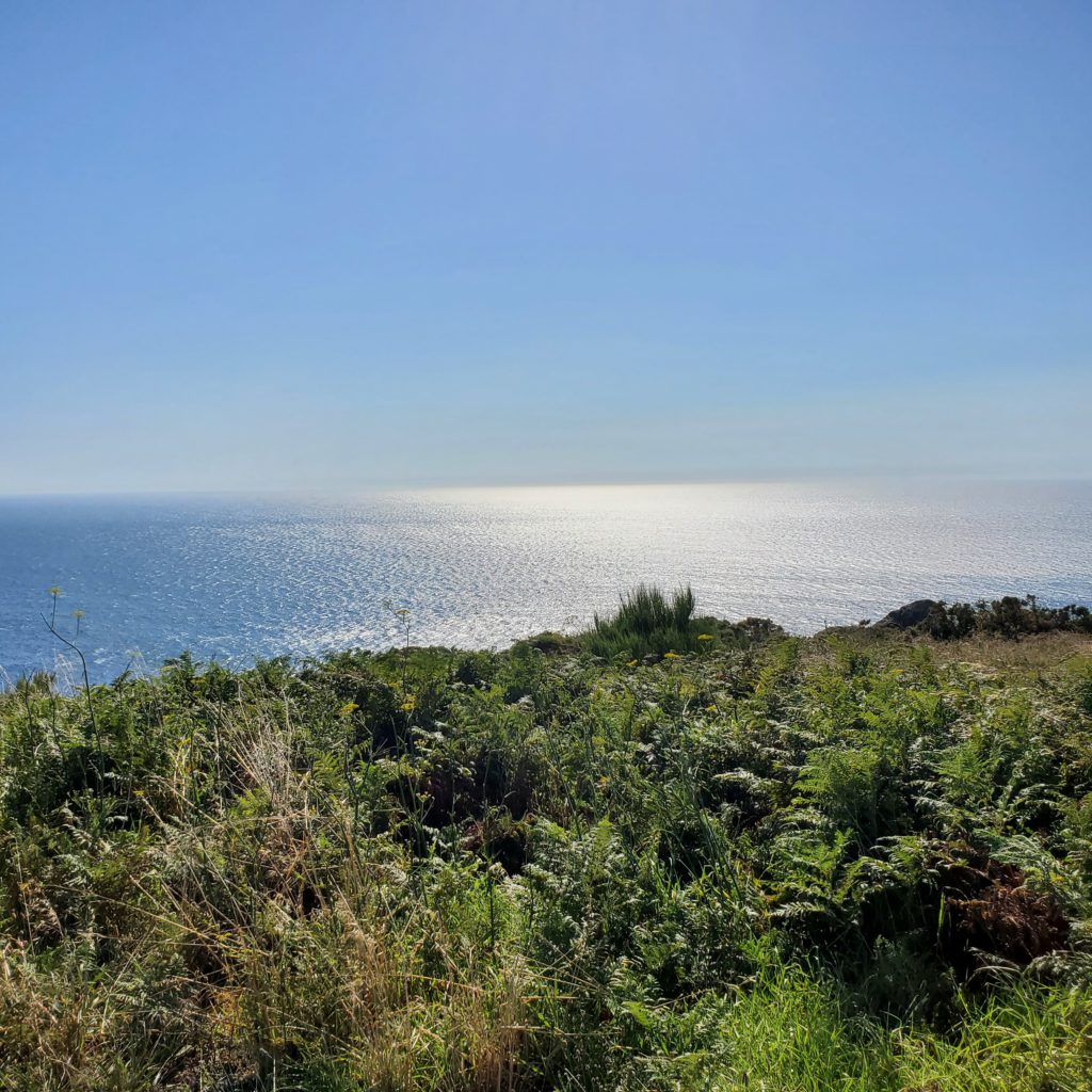 Le soleil descend sur le Cabo Finsterra