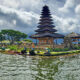 Temple d'Ulun Danu Bratan construit sur des îlots sur le Lac Batran
