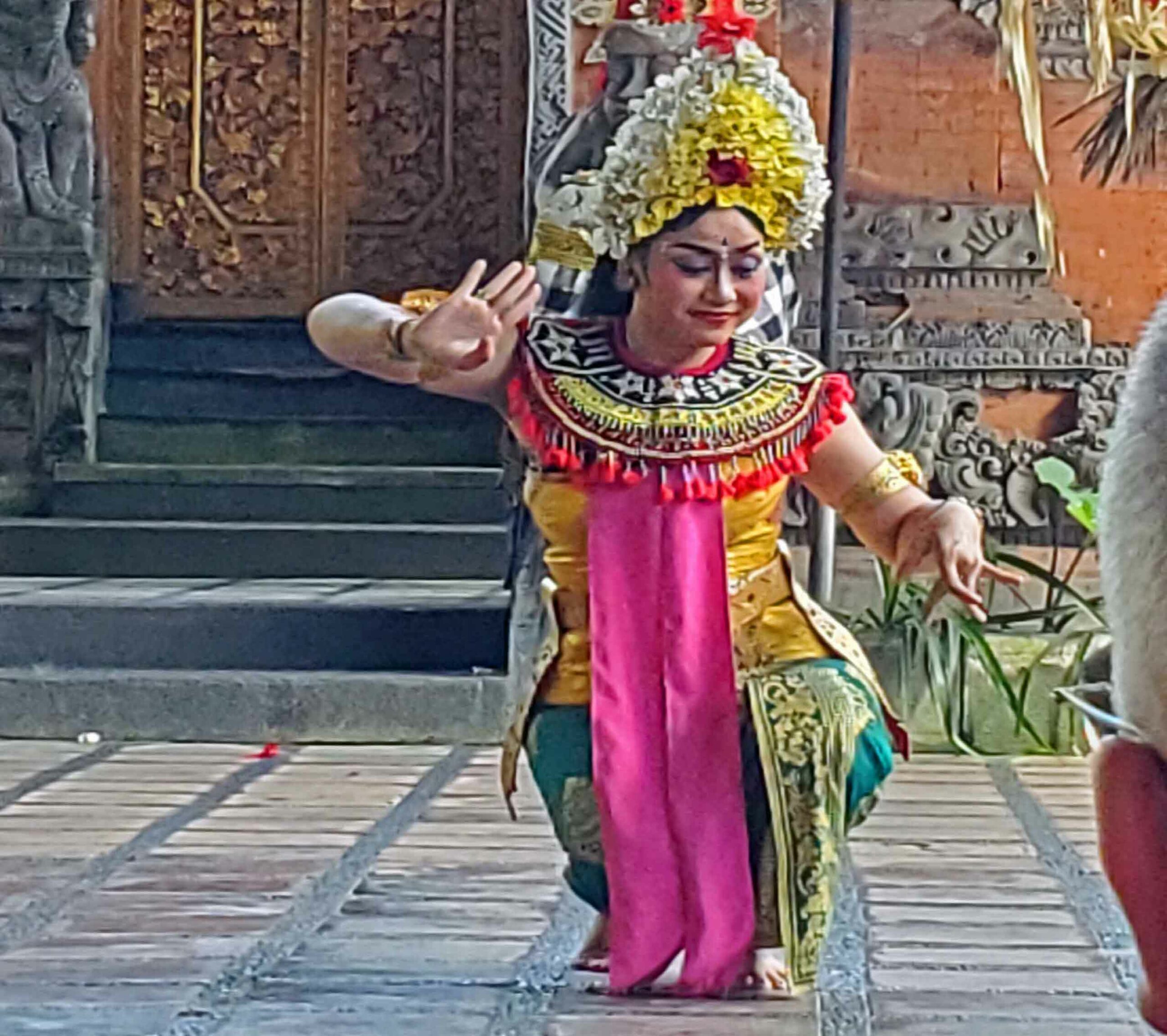 Que visiter à Bali en 10 jours. Danseuse de Barong