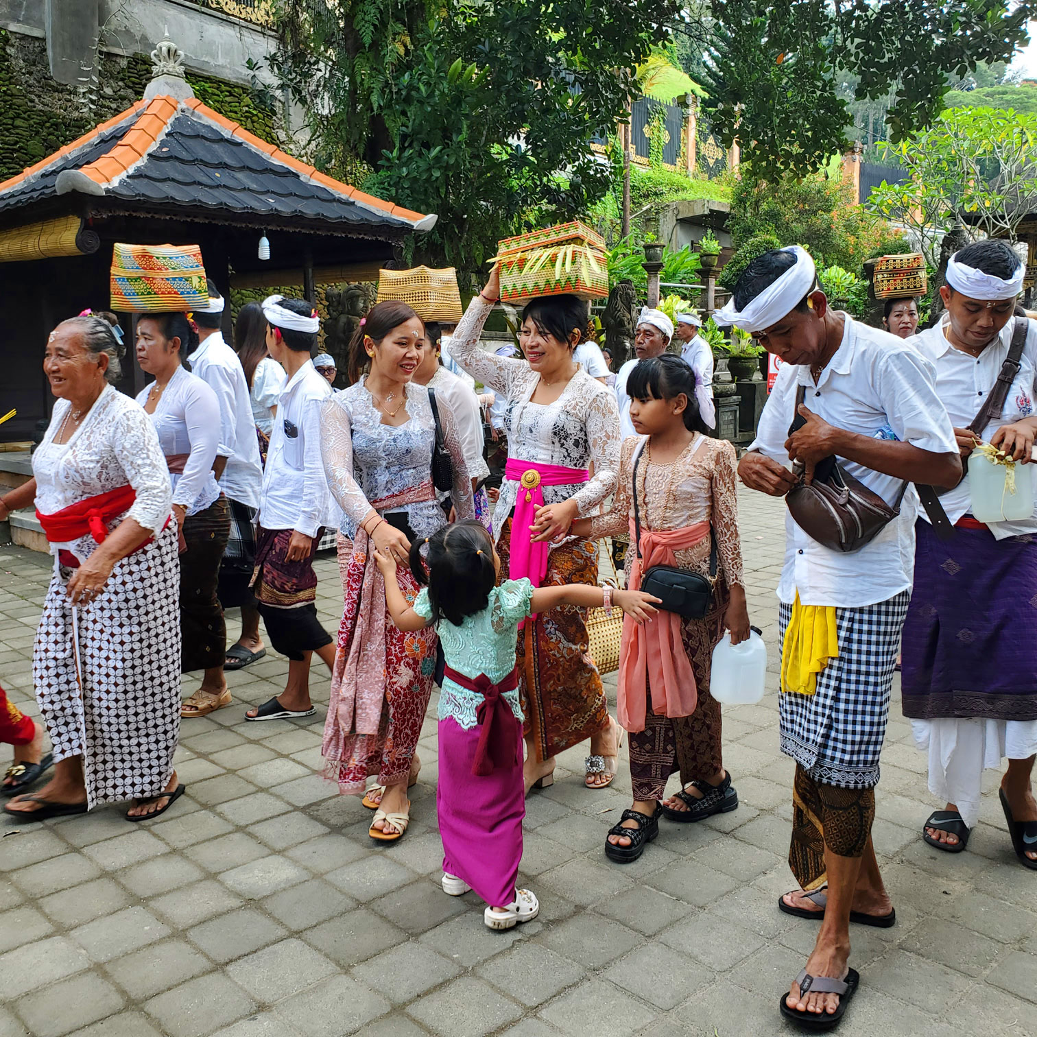Que visiter à Bali en 10 jours. Cérémonie à Tirta Empul