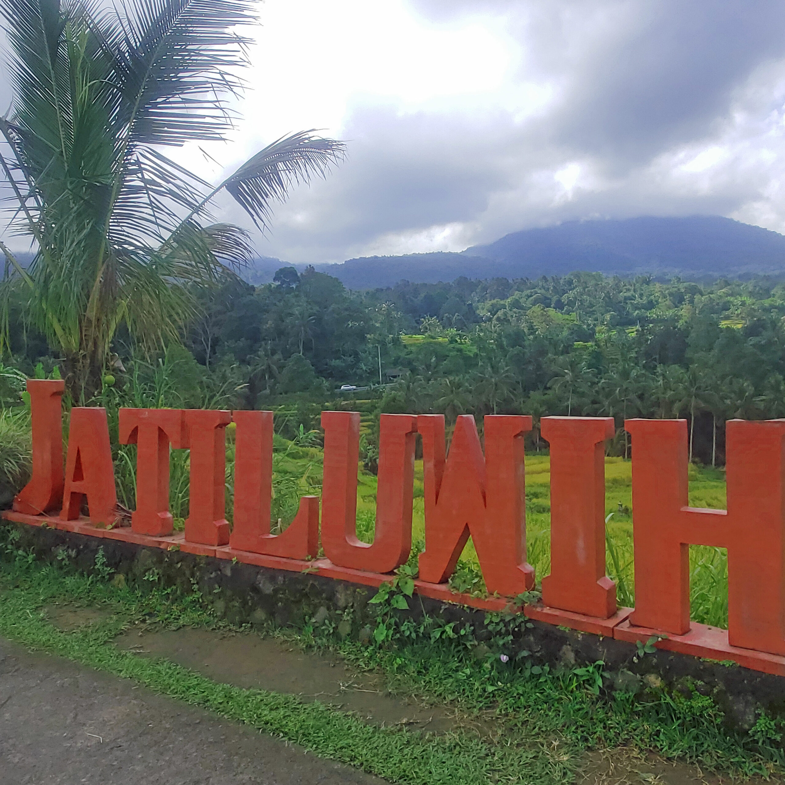 Que visiter à Bali en 10 jours. Le mont Agung en toile de fond et les rizières de Jatiluwih classées au Patrimoine mondial de l'UNESCO