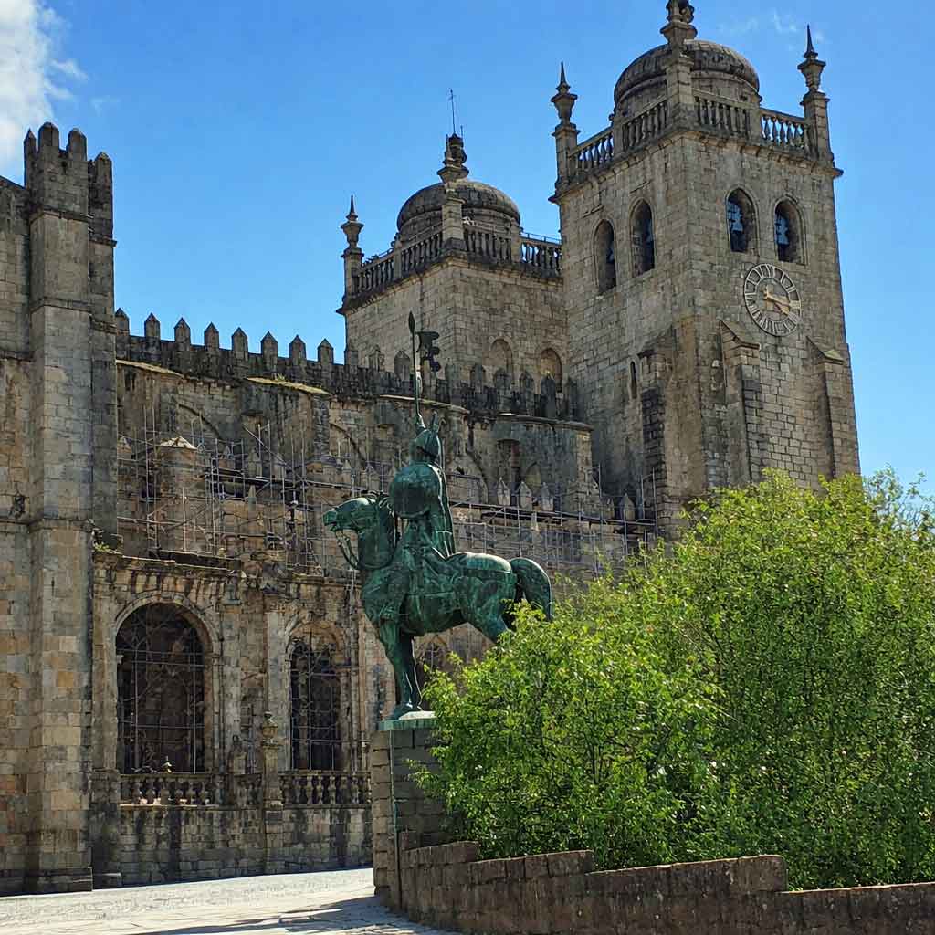 Les incontournables de Porto :  La Sé, cathédrale de Porto au Portugal