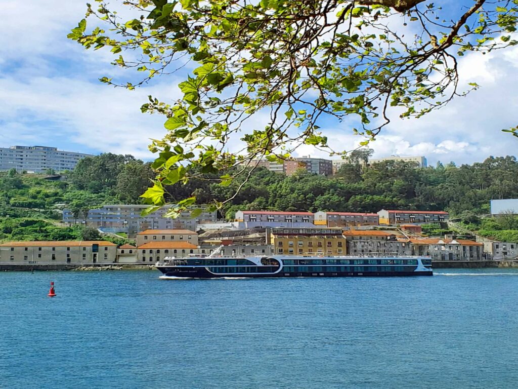 Les incontournables de Porto :  Vila Nova Gaia au Portugal sur les rives du Douro